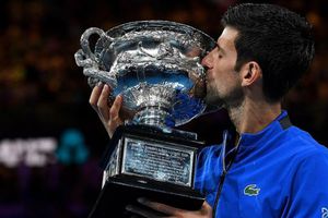 Djokovic apalea a Nadal y se corona en el Abierto de Australia