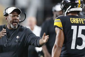 Murió el entrenador de receptores abiertos de Pittsburgh, Darryl Drake