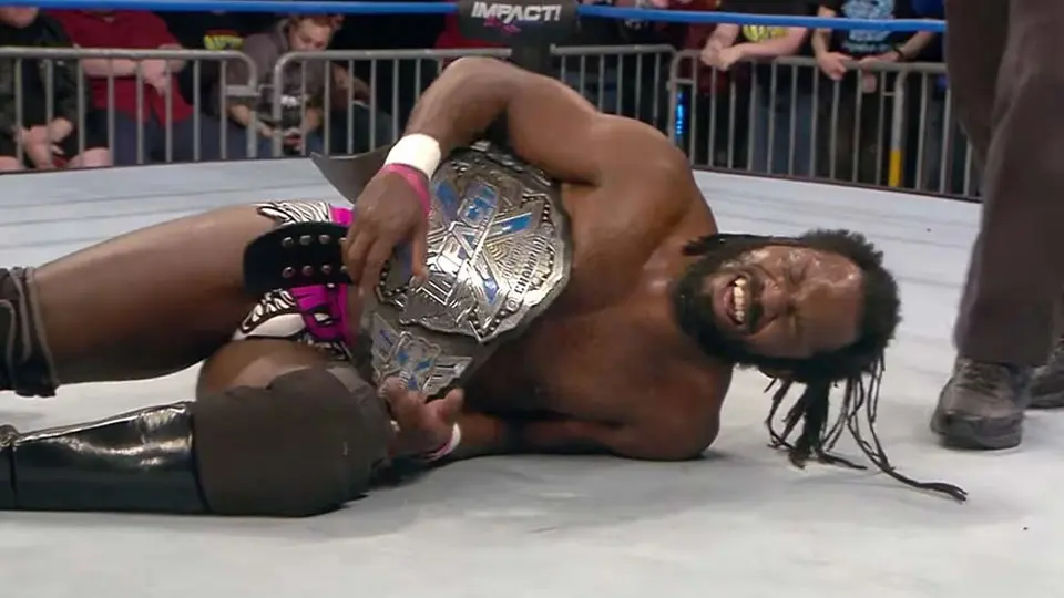 Rich Swann retiene el campeonato de la División X contra Sami Callihan