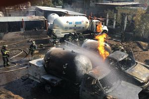 Incendio de dos pipas de gas deja heridos en Milpa Alta