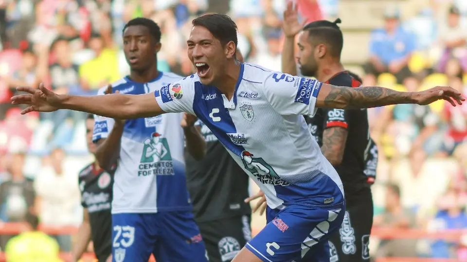 Pachuca hizo oficial la salida de Leonardo Ulloa al Rayo Vallecano