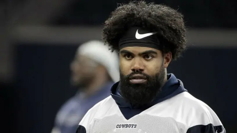 Ezekiel Elliott haría 'huelga' contra Cowboys desde México