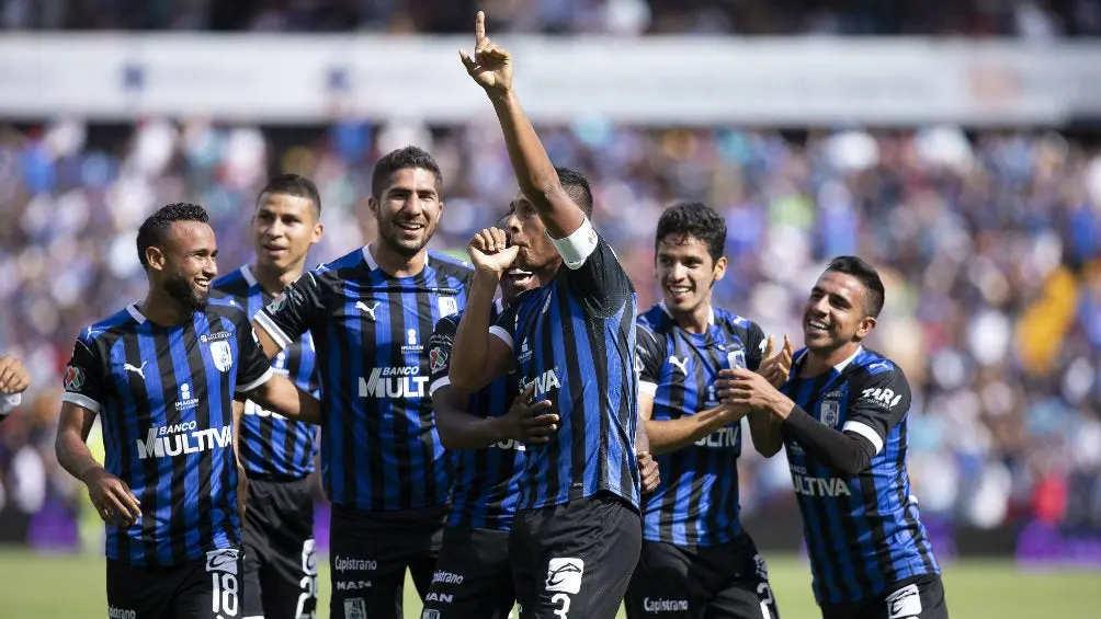 Luis Romo celebra anotación de los Gallos Blancos | IMAGO7