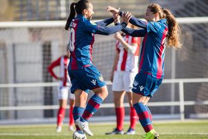 Niña de 8 años pide a Panini crear álbum de Liga Femenil española