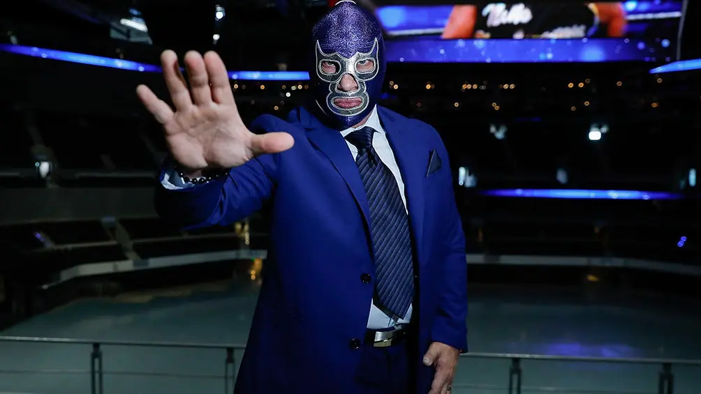 Blue Demon Jr., posa para la cámara | ERNESTO PÉREZ