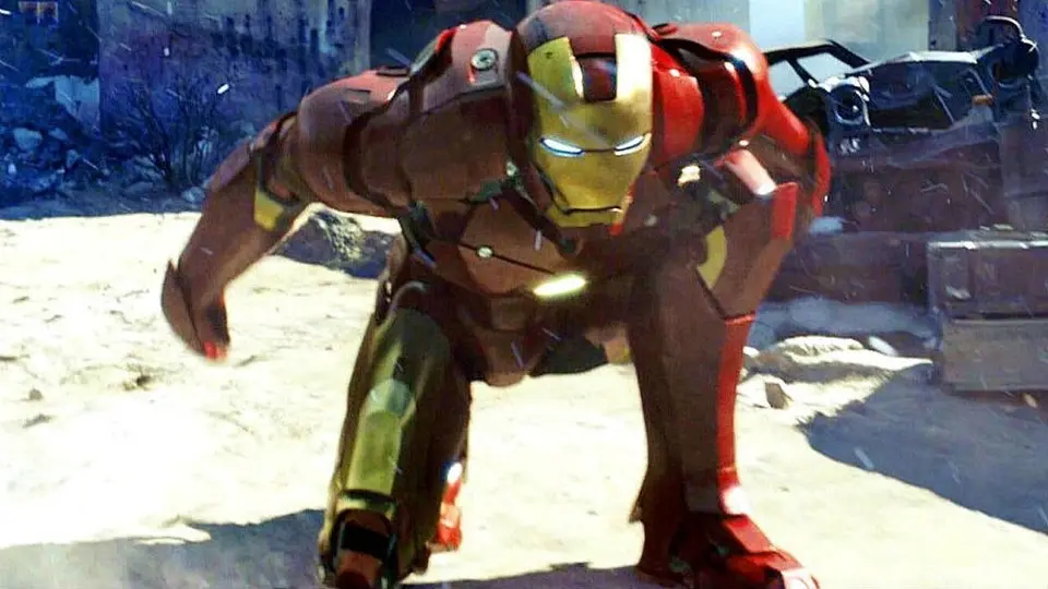 Sujeto es golpeado por revelar spoilers de Endgame afuera del cine
