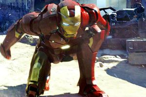 Sujeto es golpeado por revelar spoilers de Endgame afuera del cine