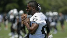 Antonio Brown no ha entrenado porque se 'congeló' el pie