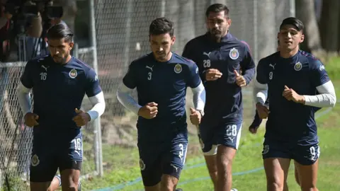 Chivas, con la misión de mejorar su defensa para el Apertura 2019
