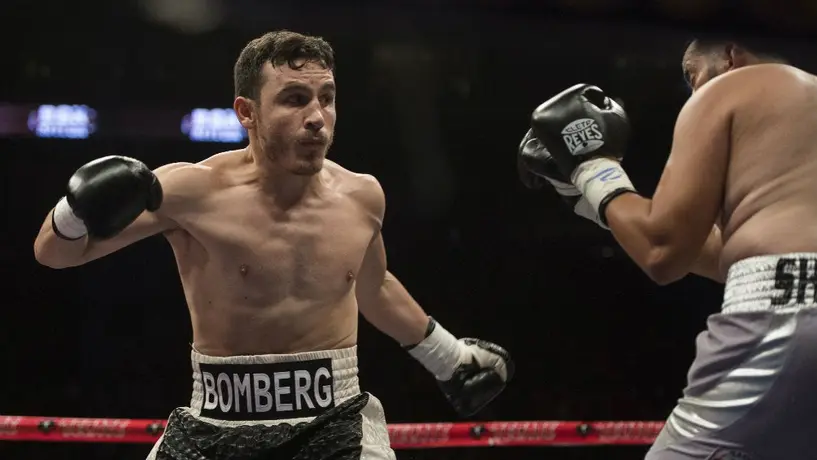 Omar Chávez derrota por KO a Andrés Villamán
