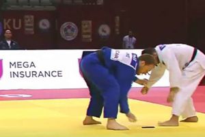 Judoca portugués es descalificado tras competir con su celular