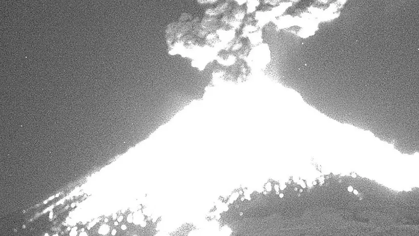 Popocatépetl registra fuerte expulsión de lava