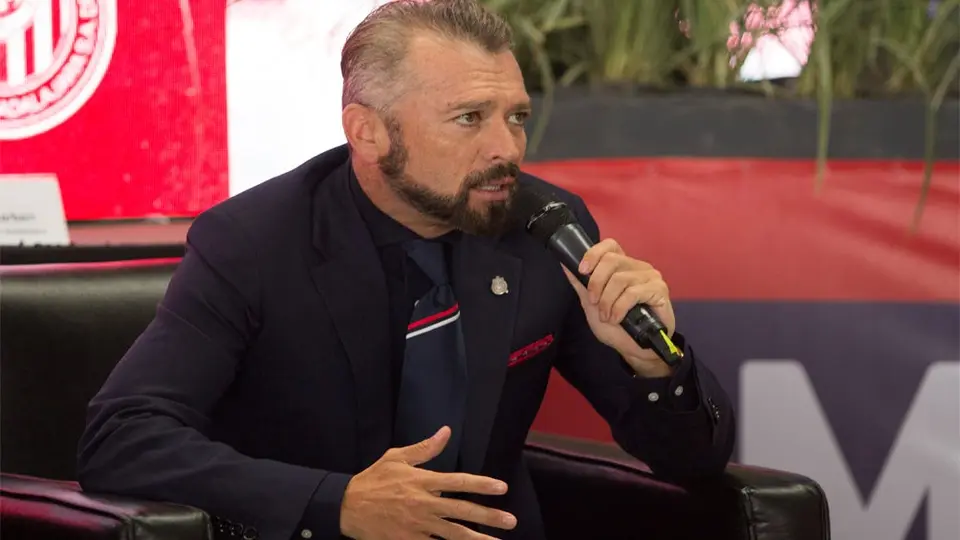 José Luis Higuera reconoce que Chivas vive una crisis deportiva