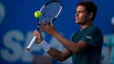 Abierto de Acapulco se queda sin tenistas mexicanos en singles varonil