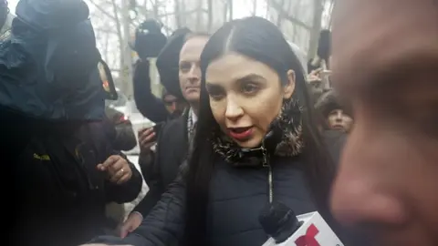 'No voy a llorar, no se murió nadie': Emma Coronel tras veredicto al Chapo