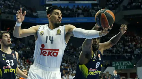 Gustavo  Ayón: 'No quieren que tenga un equipo en la LNBP'