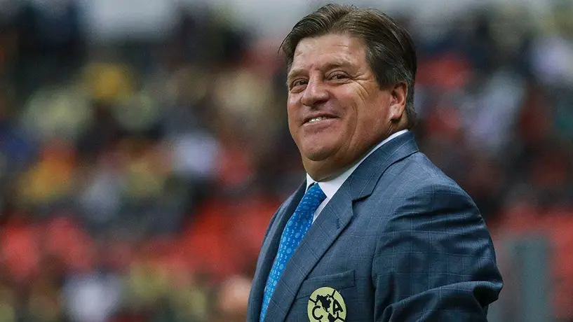 Piojo Herrera trollea a reportero de Televisa