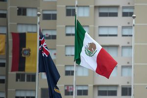 Izan bandera de México en la Villa Panamericana de Lima