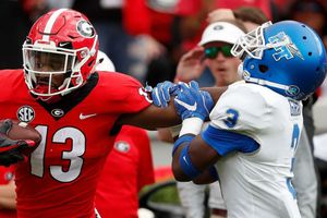 Elijah Holyfield, hijo del legendario boxeador, firma con Panthers