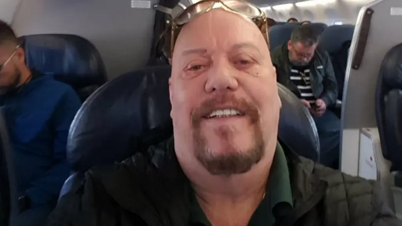 Avión en el que viajaba el Perro Bermúdez fue impactado por un rayo