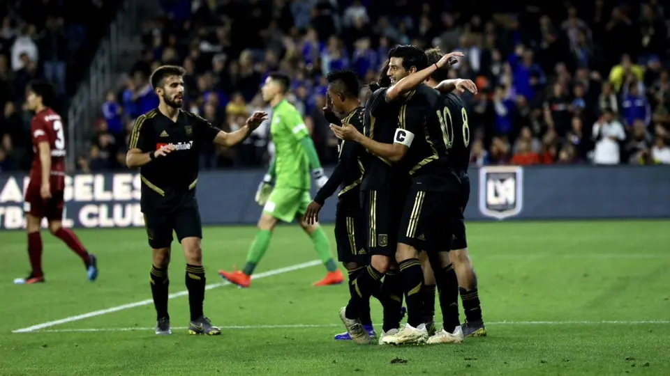 Vela da cátedra con doblete ante Vissel Kobe de Iniesta