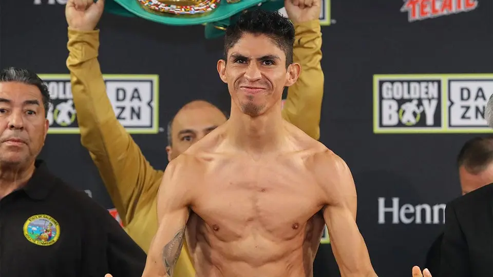Rey Vargas venció a Tomoki Kameda y retuvo título de Supergallo
