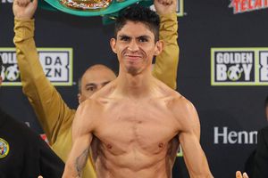 Rey Vargas venció a Tomoki Kameda y retuvo título de Supergallo