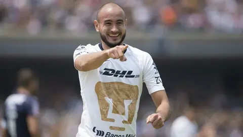 Carlos González supera efectividad de Castillo en primer año con Pumas