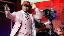 Kyler Murray celebra al ser la primera selección del Draft 2019 | AP