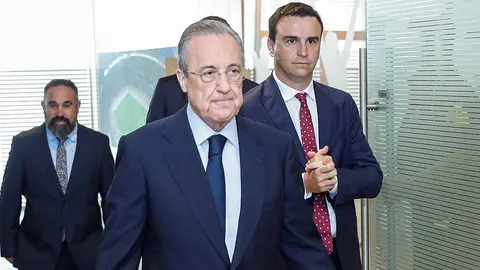Florentino Pérez: 'Con Pogba nos pasó lo que con Lewandowski, no lo quisieron vender'