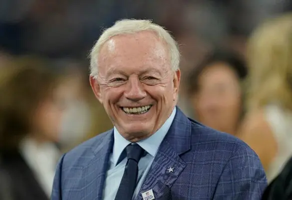 Jerry Jones y los Cowboys quieren más jugadores pese a llegada de Von Miller