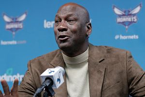 Jordan valora más sus títulos que récords de Harden y Westbrook