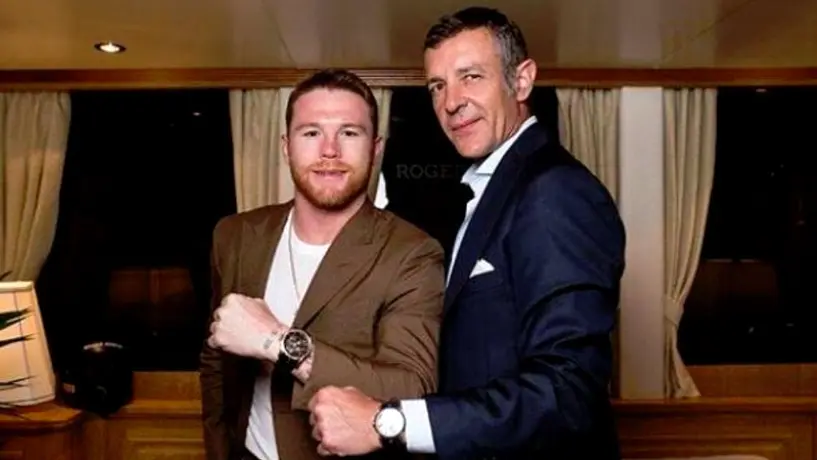 Canelo Álvarez presume reloj de más de 3 millones de pesos