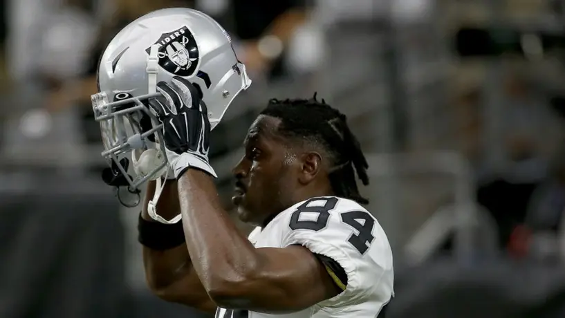 Antonio Brown interpuso nueva demanda vs NFL por tema del casco