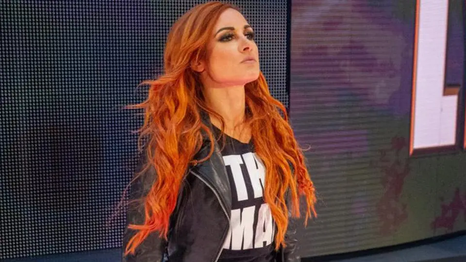 Becky Lynch, suspendida por Stephanie McMahon