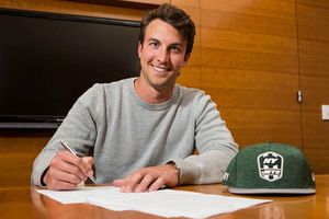 Jets de New York confirman fichaje del mariscal Trevor Siemian