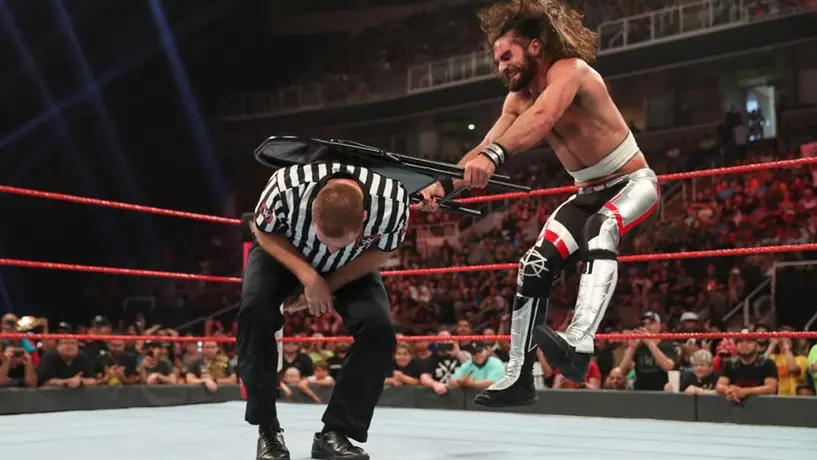Seth Rollins 'acabó' con Sami Zayn en RAW