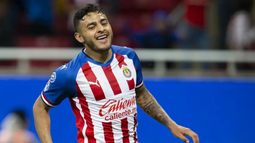 Alexis Vega festeja un gol con Chivas | MEXSPORT