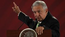 'Si se pasan, ya saben lo que sucede': AMLO a periodistas