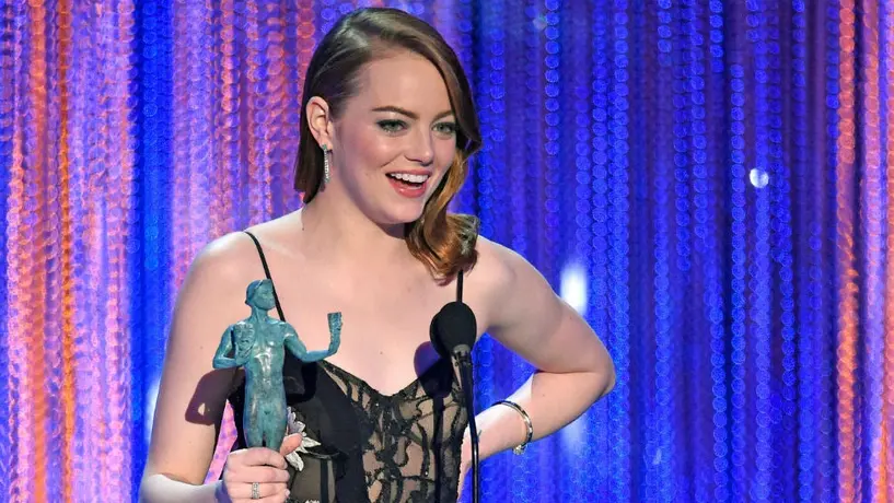 Disney dio a conocer la primera imagen de Emma Stone como Cruella De Vil