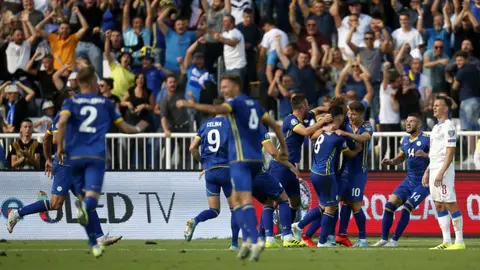 Kosovo: Un país no reconocido por la ONU que está a las puertas de su jugar su primer Mundial