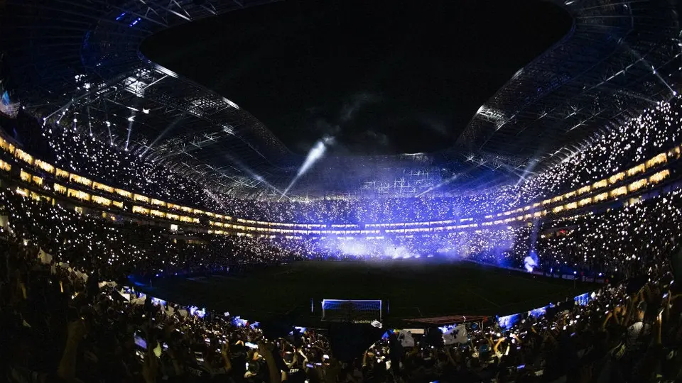 Rayados asombra con ola de luces previo a Final Regia