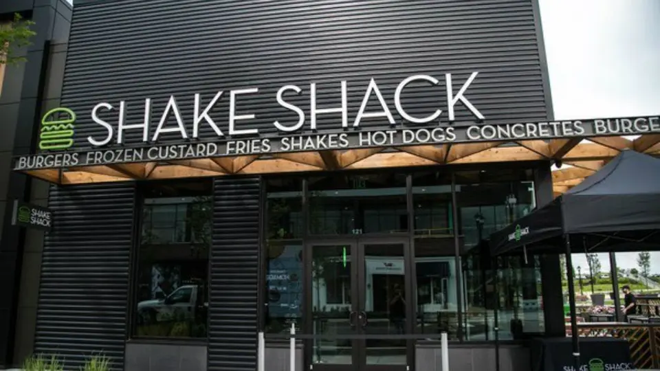 Shake Shack inaugura su primera sucursal en México