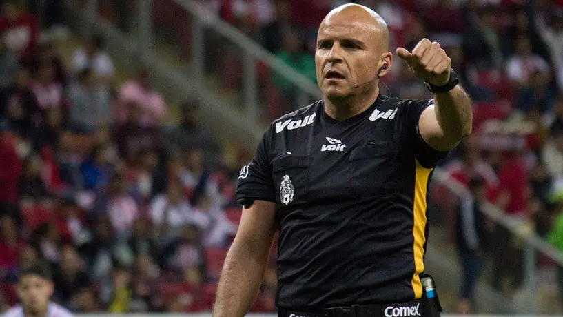 Francisco Chacón, presentado como nuevo integrante de Azteca
