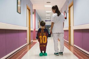 'Las batas más fuertes', emotiva iniciativa dirigida a niños hospitalizados