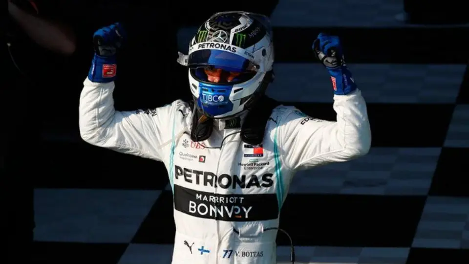 Valtteri Bottas renovó contrato con la escudería Mercedes de la F1
