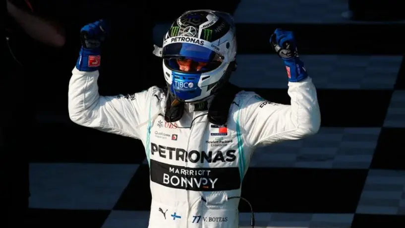 Valtteri Bottas renovó contrato con la escudería Mercedes de la F1