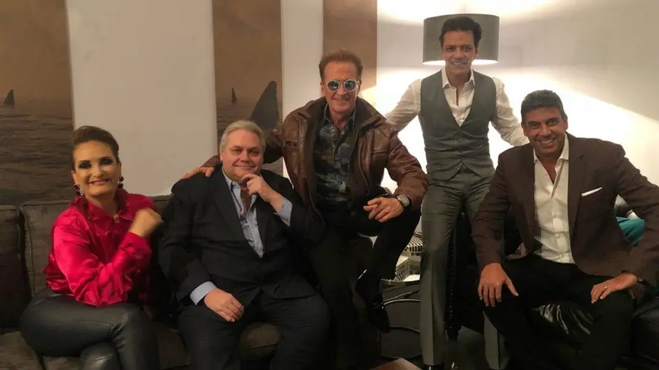 Emmanuel se mete al 'estanque' de Shark Tank México