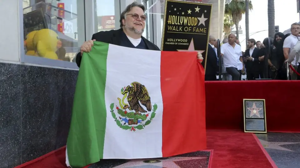 Guillermo del Toro develó su estrella en el Paseo de la Fama de Hollywood