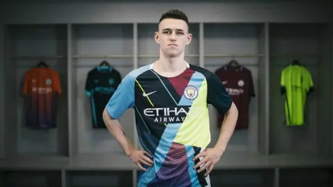 Manchester City y Nike lanzan increíble jersey conmemorativo